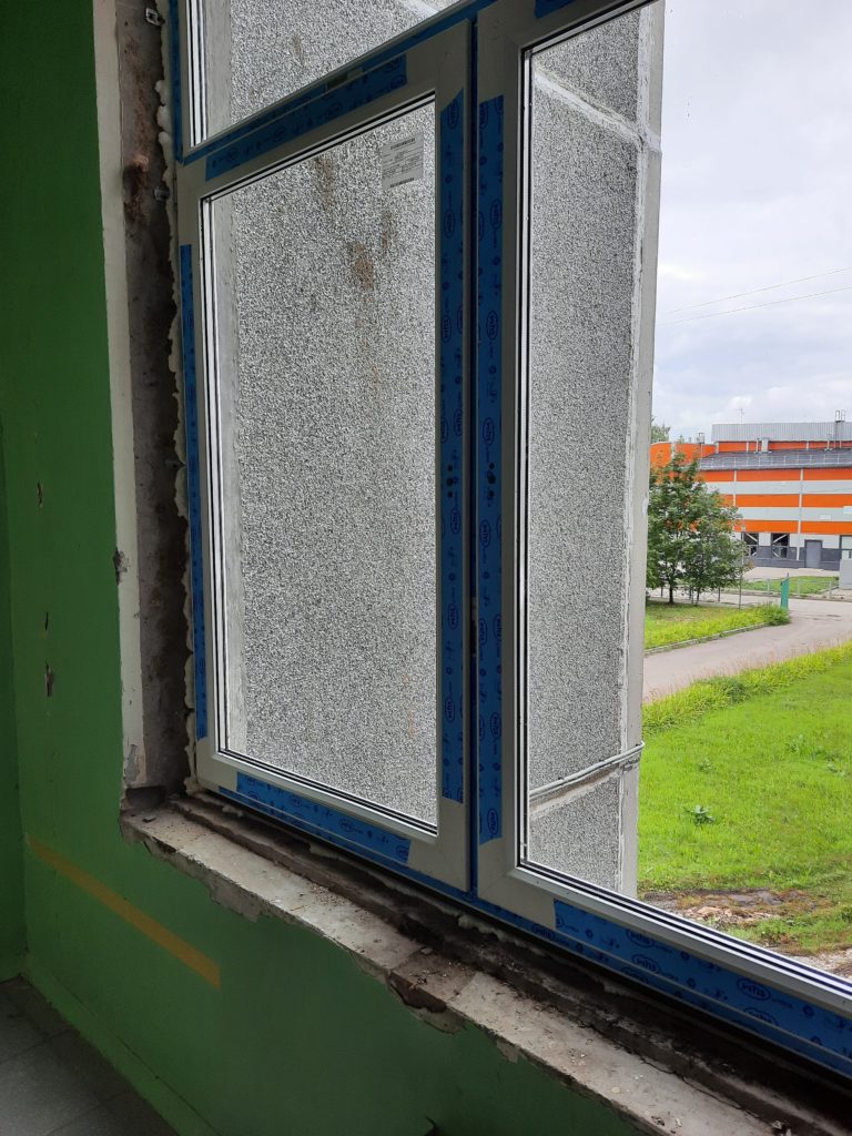 В МОУ "Сланцевская СОШ№3" продолжается ремонт кабинетов, в которых будут созданы лаборатории центра «Точка роста»